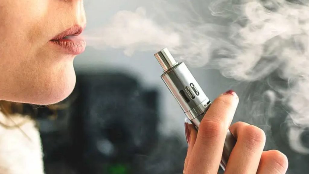 How To Protect Oral Health When Smoking Vaping