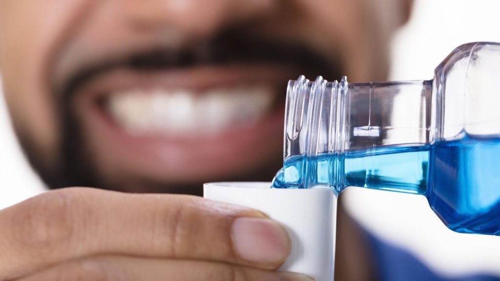 Details On Using Listerine To Prevent Tooth Infections